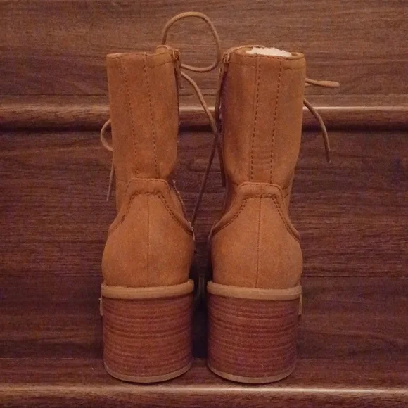 Baretraps Hadlee Faux Suede Lace Up and Zip Up Boots - Size 8 - New With Box - Picture 3 of 8